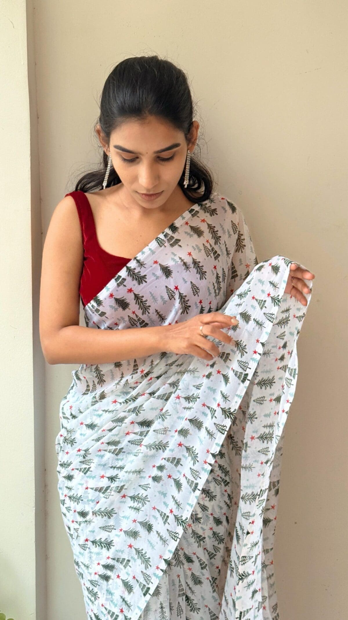 Christmas Saree - Image 2